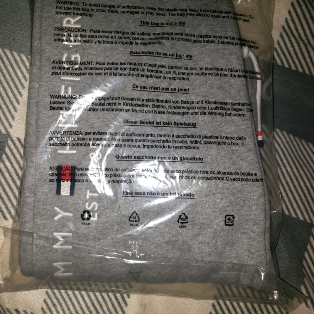 T.Hilfiger sweatpants,12-14 bnwt